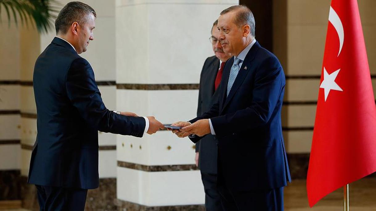 سفرای رومانی، پرتغال و یمن استوارنامه های خود را تقدیم اردوغان کردند