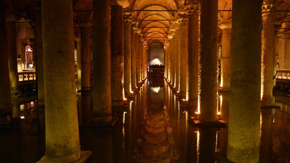 ¿Sabían que uno de los edificios emblemáticos de Estambul es la Cisterna Basílica?