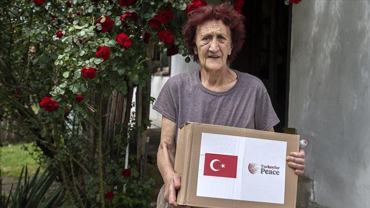 TİKA向波黑1000个家庭提供食品援助