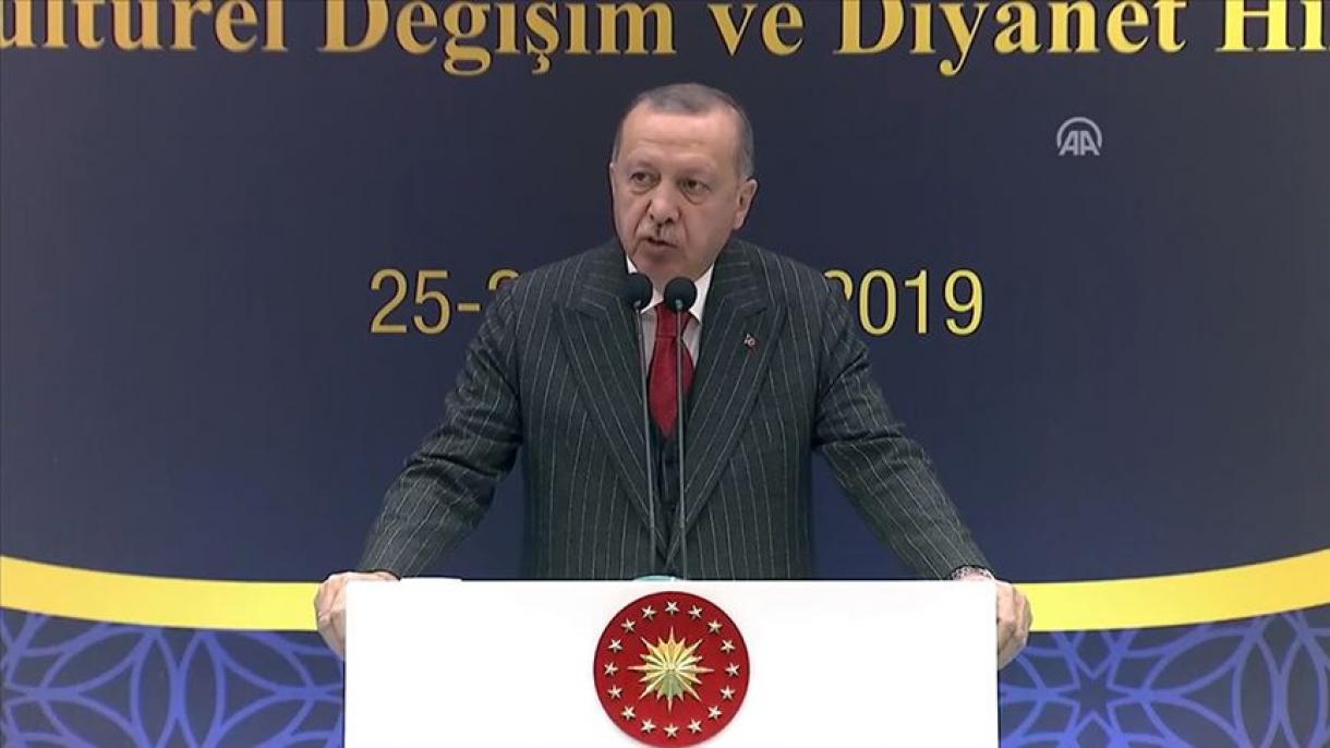 Ərdoğan:"İslam bizə deyil, biz İslama uyğun hərəkət edəcəyik"