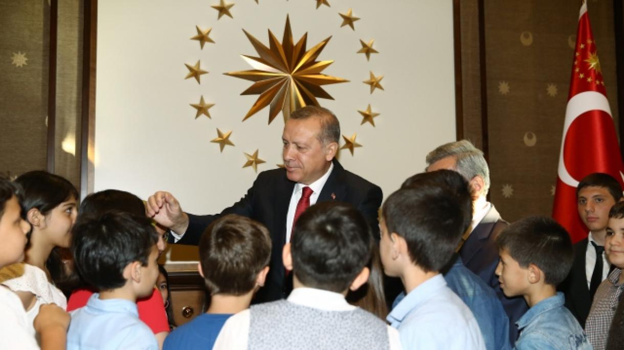 Erdoğan çocuklarla buluştu 3.jpg