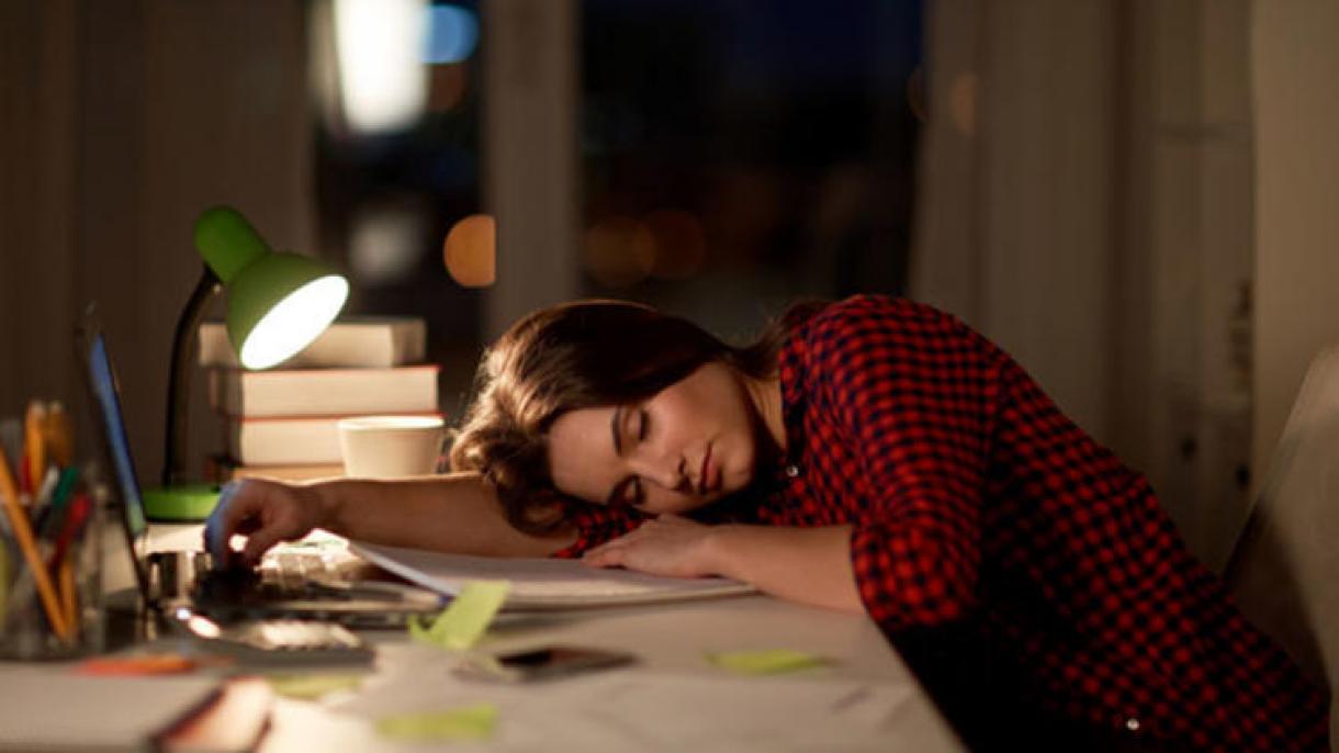 Dormir entre os estudos aumenta o êxito