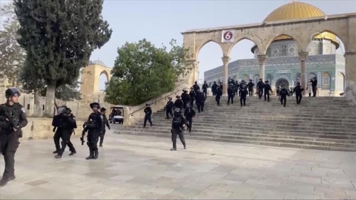 Израиль полициясы Масжид-и Аксага басып кирди жана кагылышуу болду