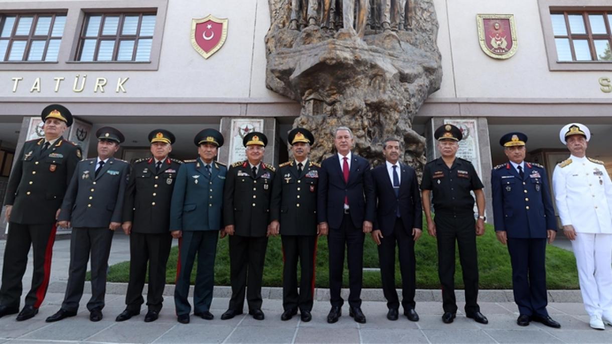 Акар конок министр жана министрдин орун басарлары менен жолугушту