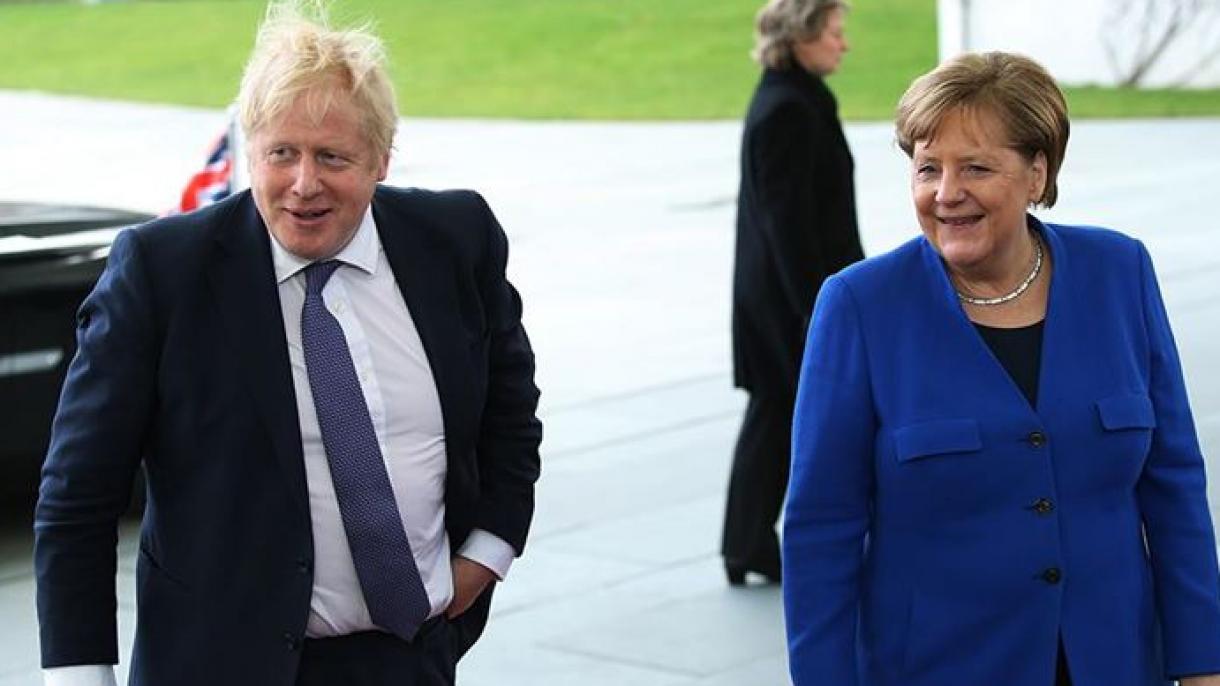 Boris Johnson y Angela Merkel abordaron política exterior y lucha contra Covid-19