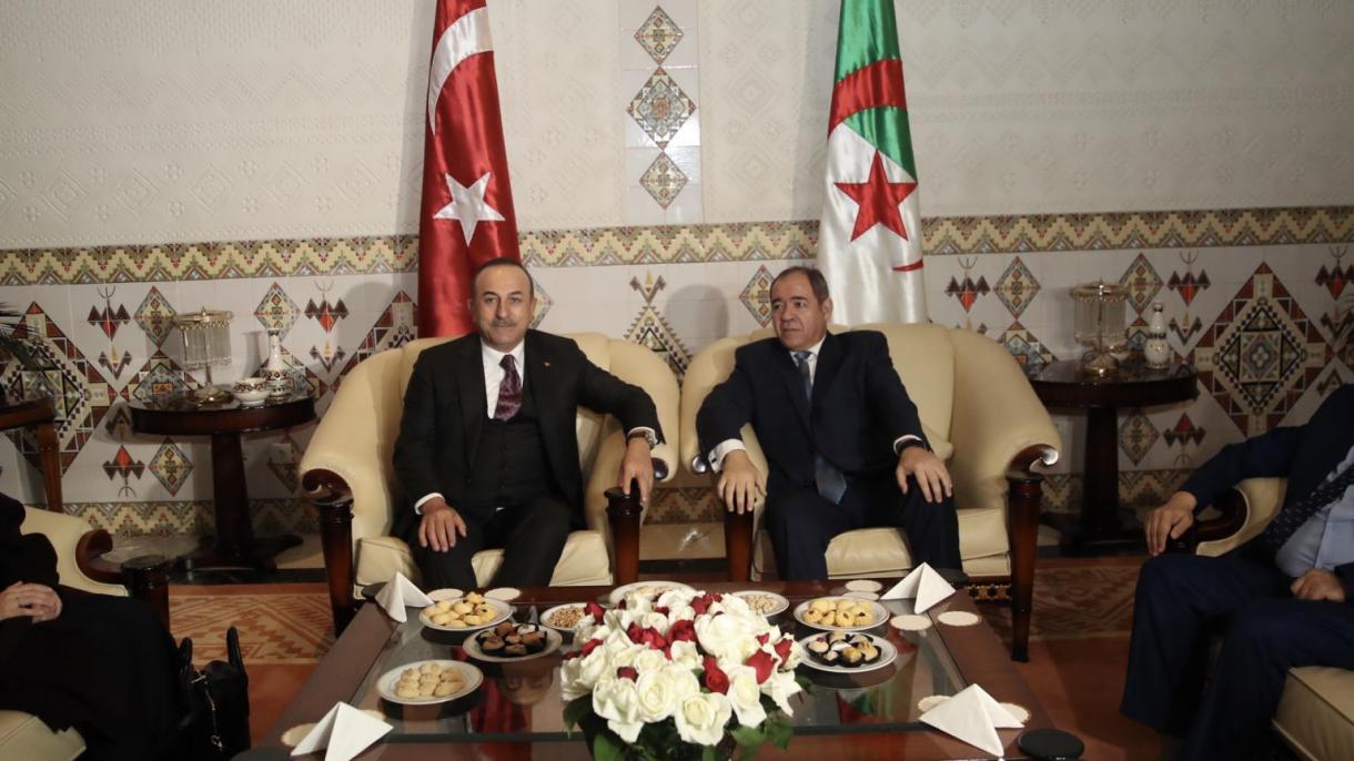საგარეო საქმეთა მინისტრი ოფიციალური ვიზიტით ალჟირში გაემგზავრა