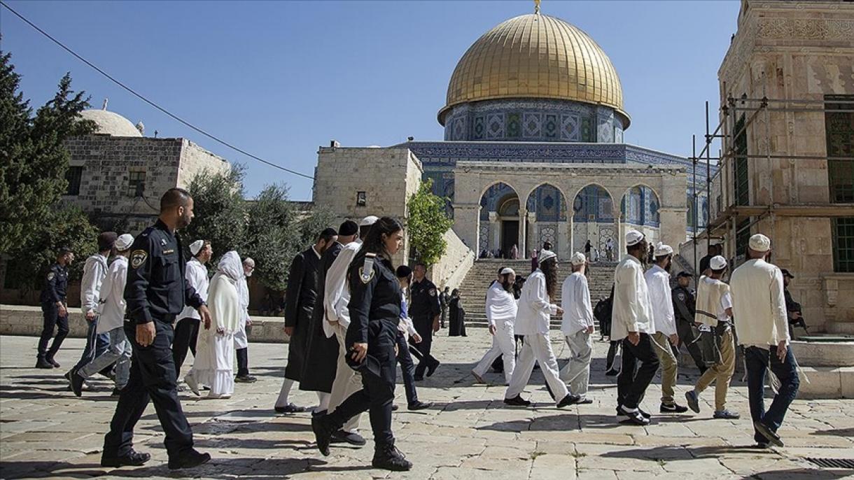 O'nlab mutaassib yahudiy Al-Aqsa masjidi hovlisiga bostirib kirishdi