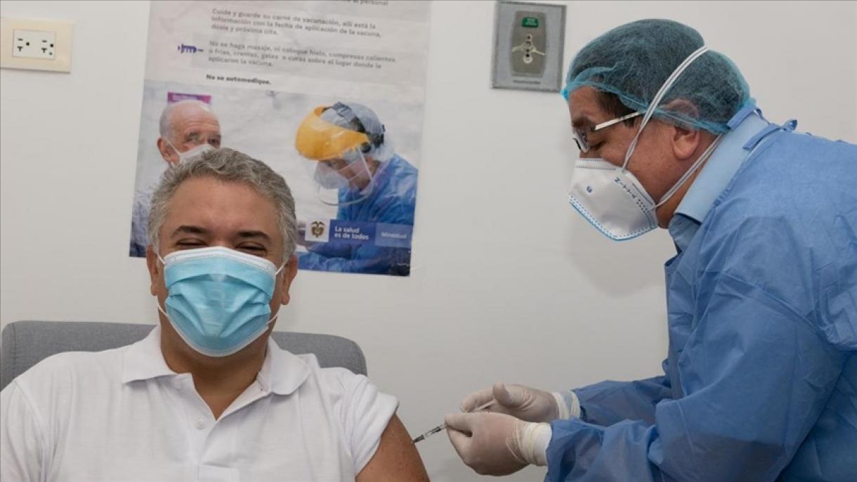 Presidente de Colombia recibió la segunda dosis de la vacuna contra el coronavirus