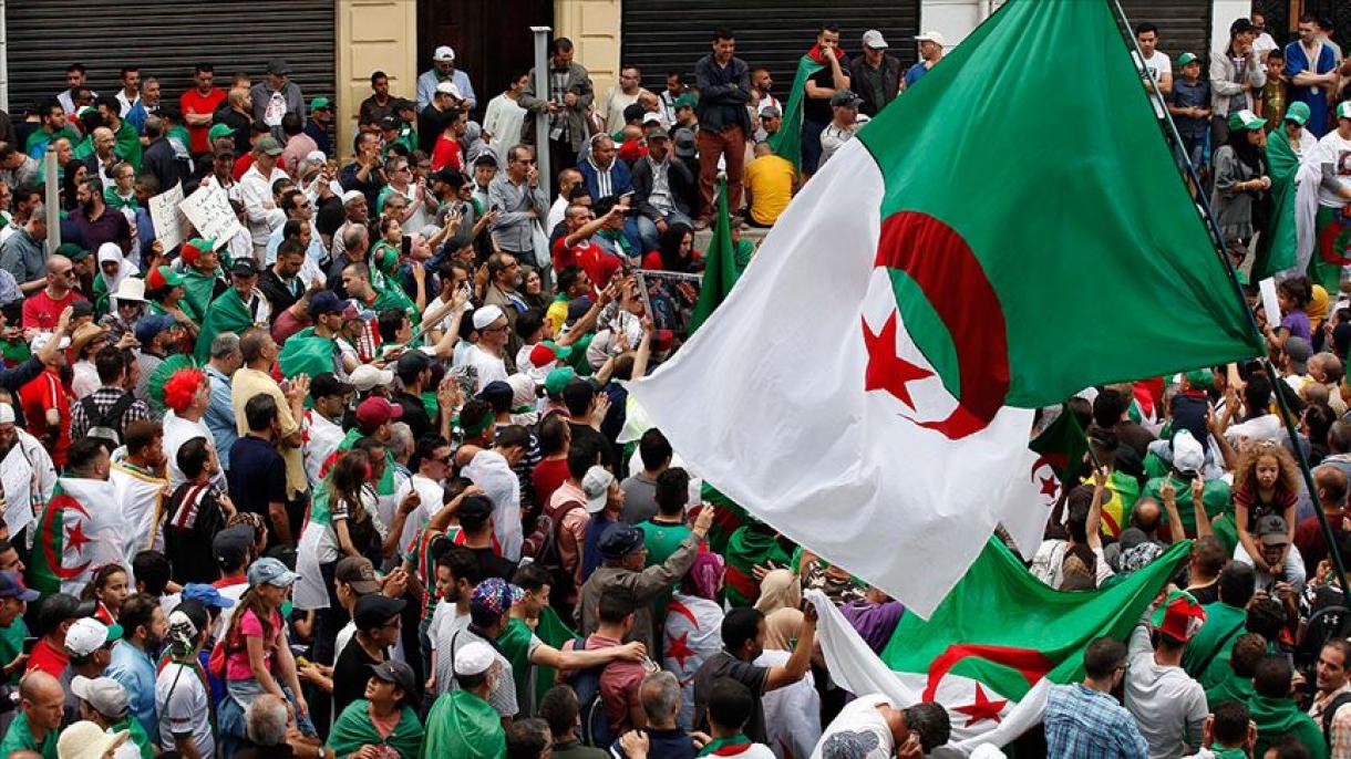 Алжирде президенттік сайлауға үміткер шықпады