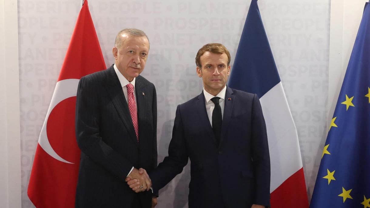 Претседателот Ердоган на Самитот на Г-20 во Рим се состана со францускиот претседател Макрон