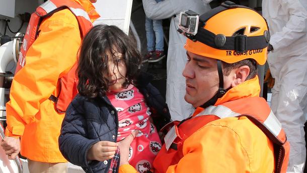土耳其在爱琴海营救非法移民数量达13104人