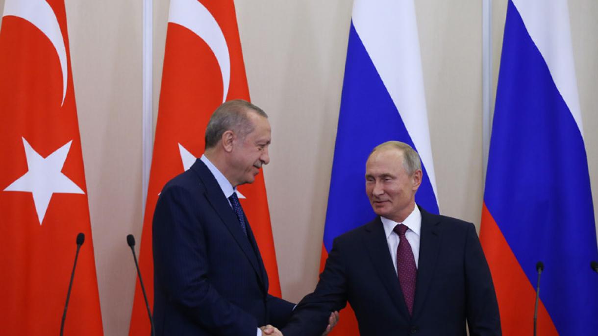 Imprensa russa dá ampla cobertura para a negociação entre Erdoğan e Putin em Sochi