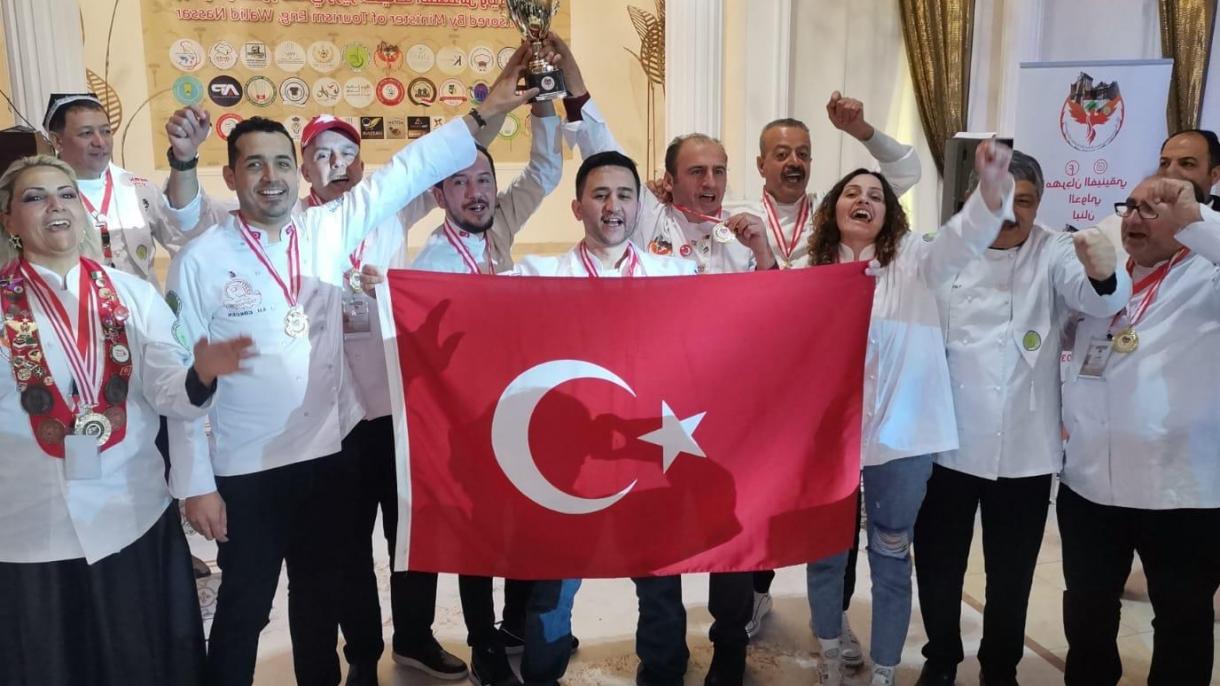 Recibieron galardones en Líbano los cocineros y pasteleros turcos