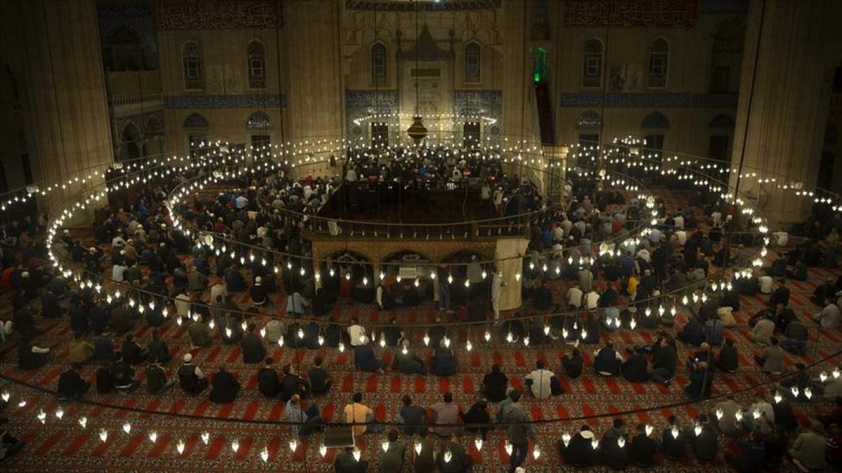 El mundo islámico celebra este martes la noche Lailat al-Barat