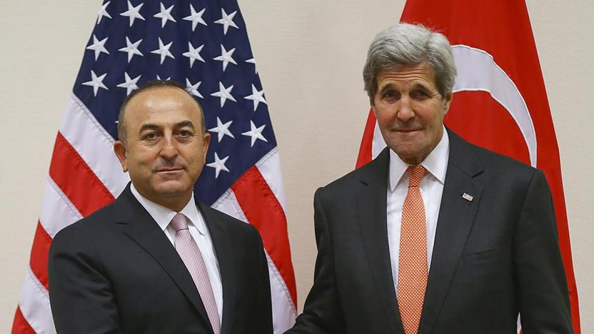 Çavuşoğlu y Kerry abordaron la agenda internacional