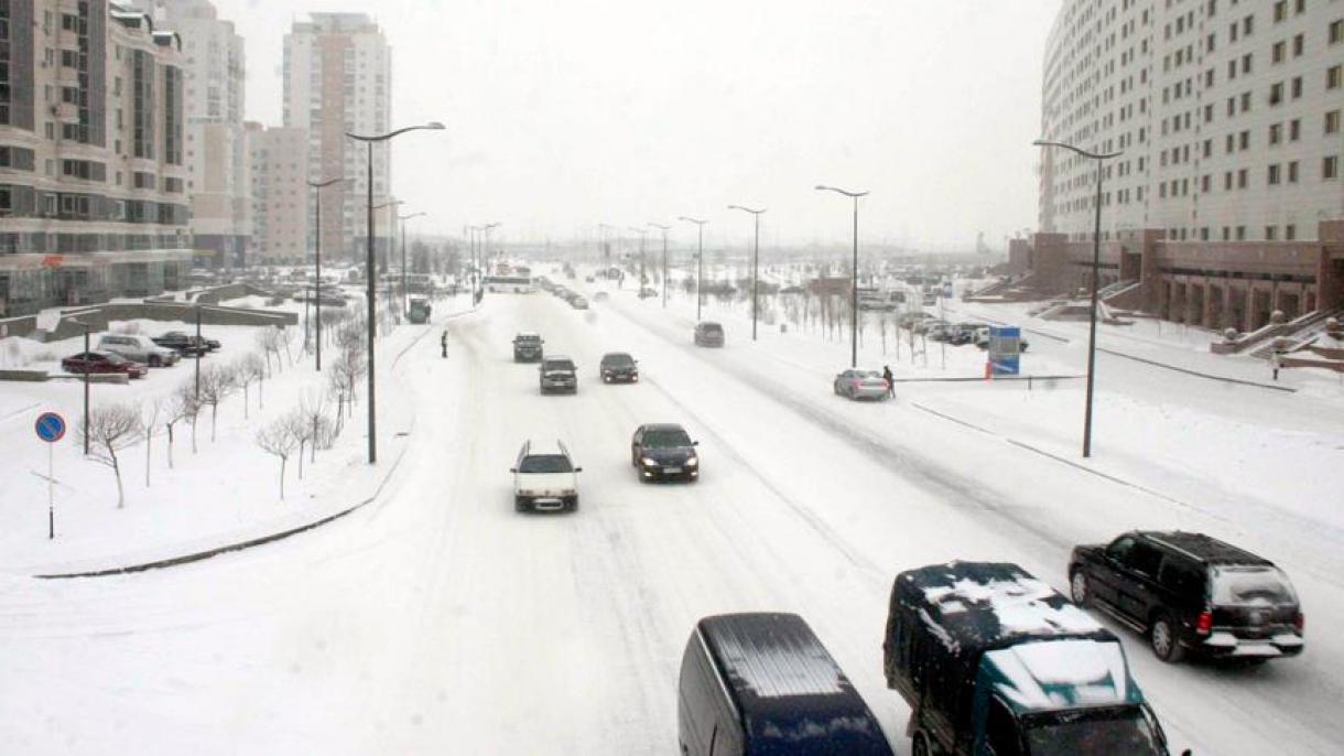 哈萨克斯坦遭暴风雪侵袭