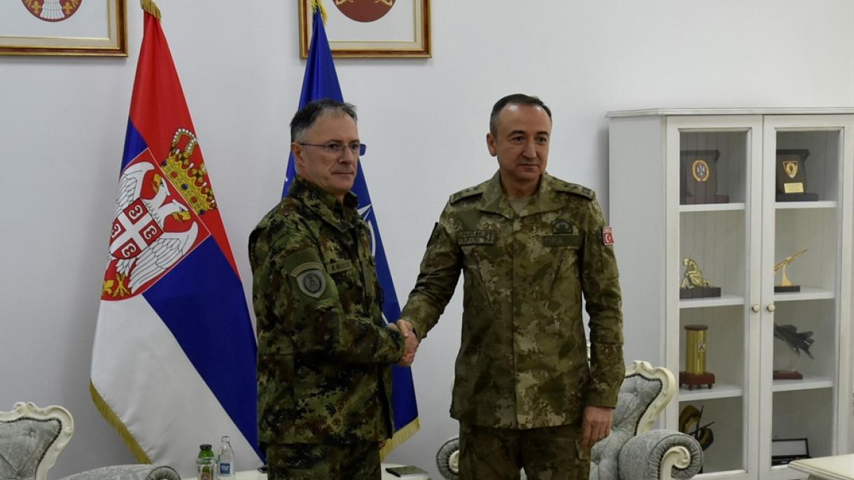 دیدار فرمانده ماموریت صلح کوزوو ناتو با رئیس ستاد کل ارتش صربستان