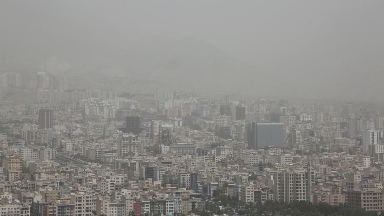 伊朗首都德黑兰中小学因空气污染而停课