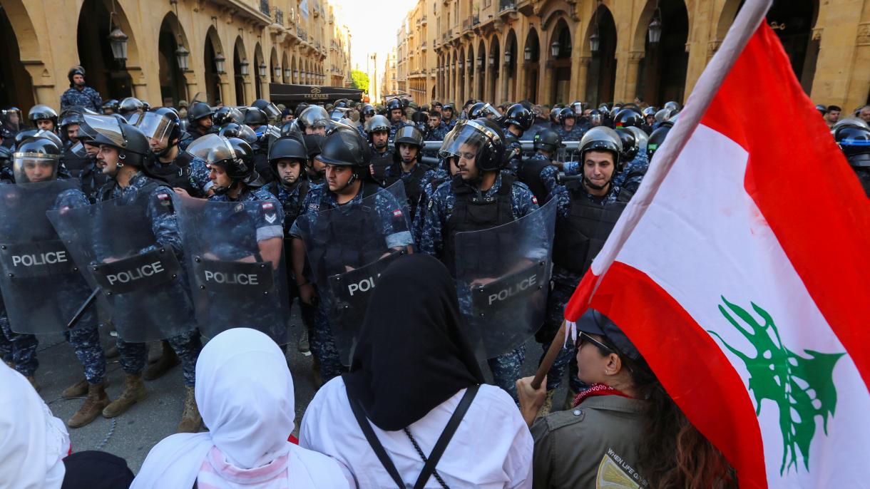 لبنان: حزب اللہ اور امل تحریک کے حامیوں کا مظاہرین پر حملہ