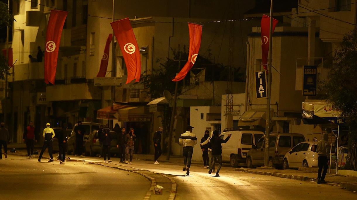 تظاهرات علیه گرانی در تونس ادامه دارد
