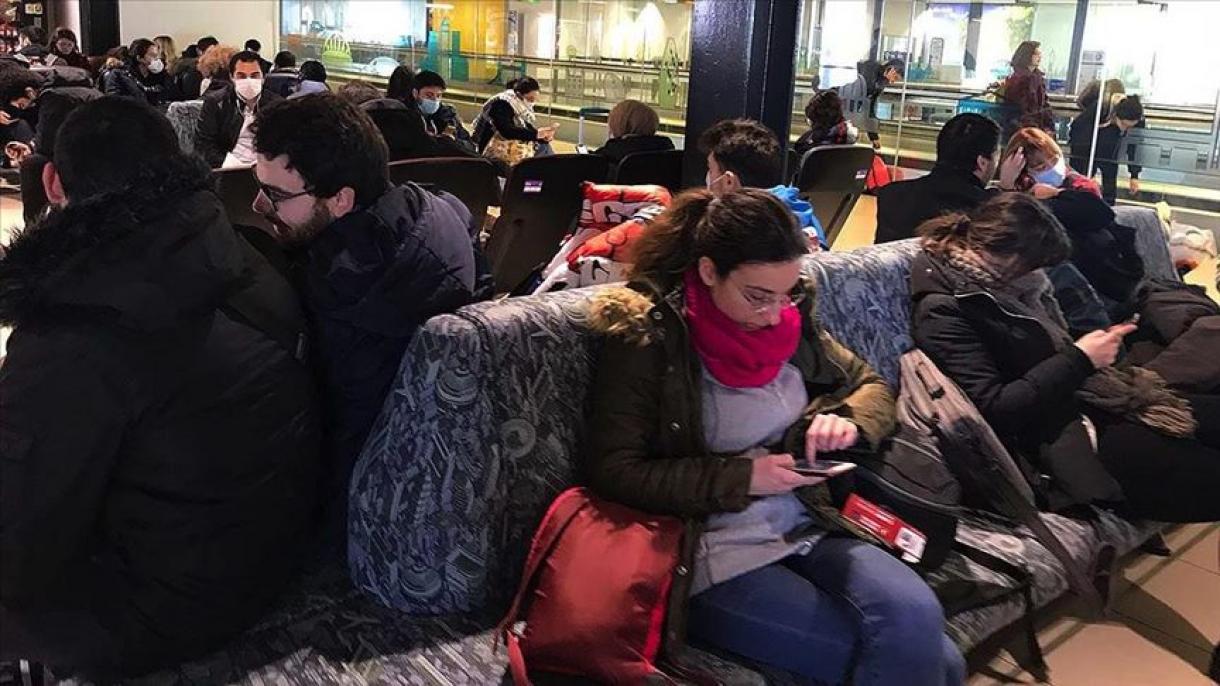 Турските студенти от чужбина бяха транспортирани в Турция...