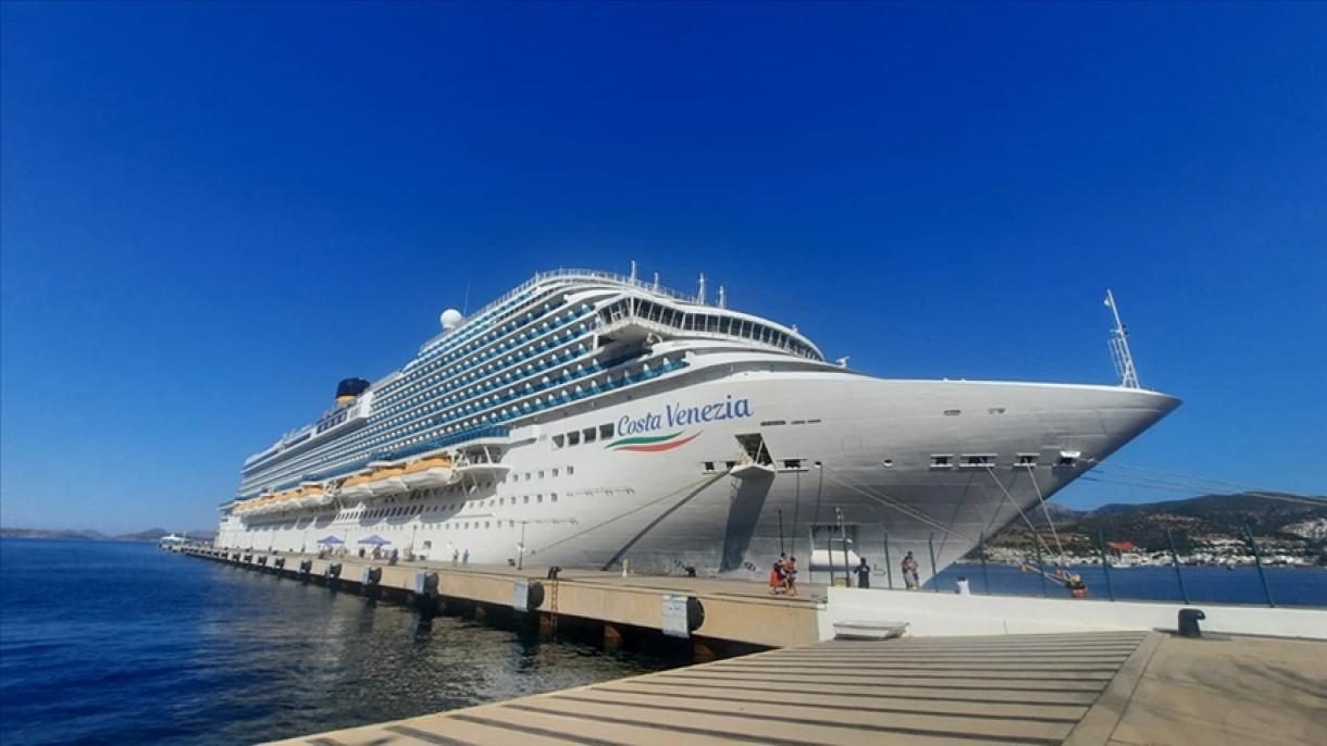 “Costa Wenesia” Gämisi 1502 Ýolagçysy Bilen Bodruma Geldi