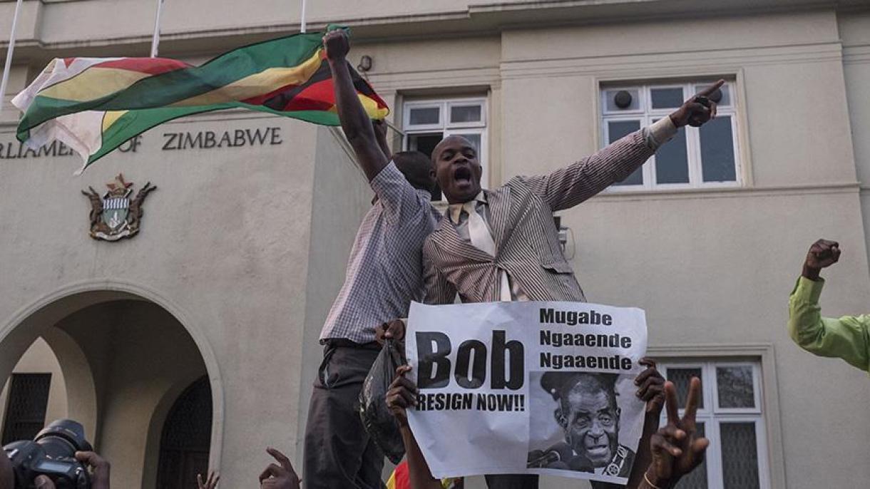 شادی مردم زیمباوه از استعفای موگابه
