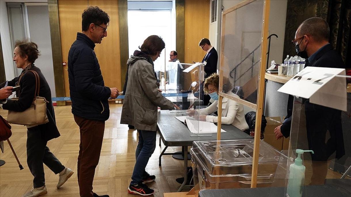 Francia acude este domingo a las urnas para votar en las elecciones legislativas