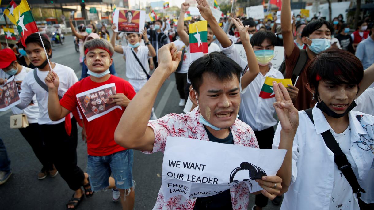 缅甸18人在周日的示威活动期间丧生
