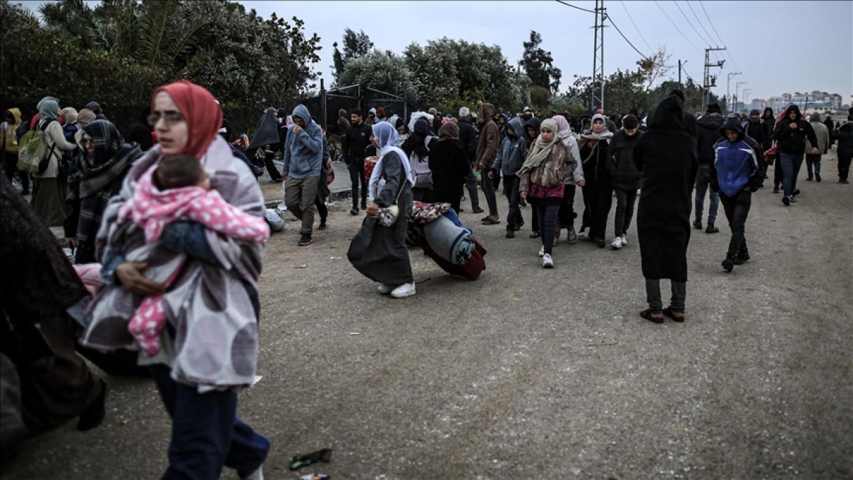 Израел препятства влизането на хуминатран помощ в Газа...