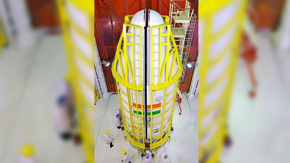 India, record lancio, 104 satelliti inviati