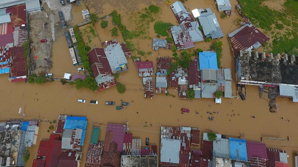 印尼发生洪灾 致2人死