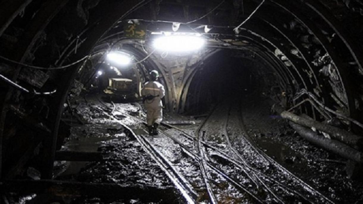 Chile: mineros atrincherados a 650 metros profundidad deponen huelga de 43 días