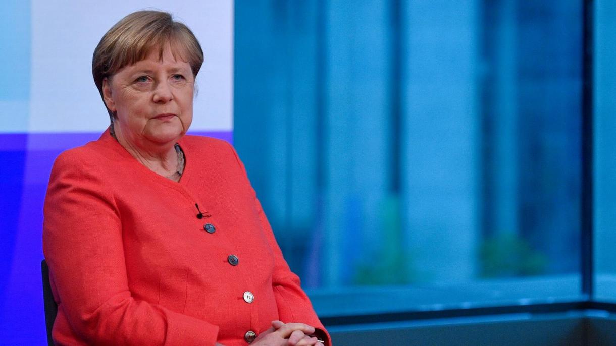Merkel összetartásra szólított fel