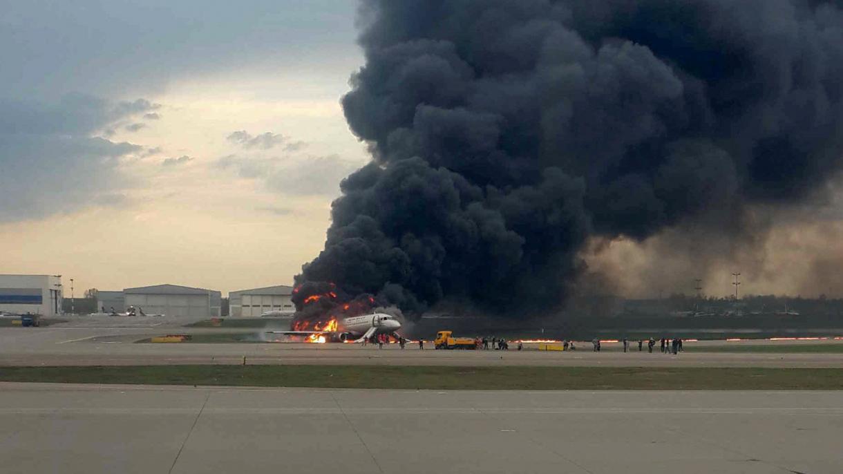 41 de persoane au murit în accidentul aviatic din Rusia