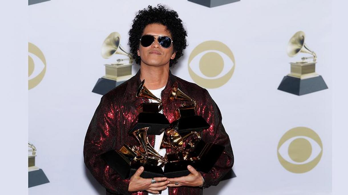 Bruno Mars ilin ən yaxşı mahnısı və albomu nominasiyasında "Grammy" mükafatı aldı