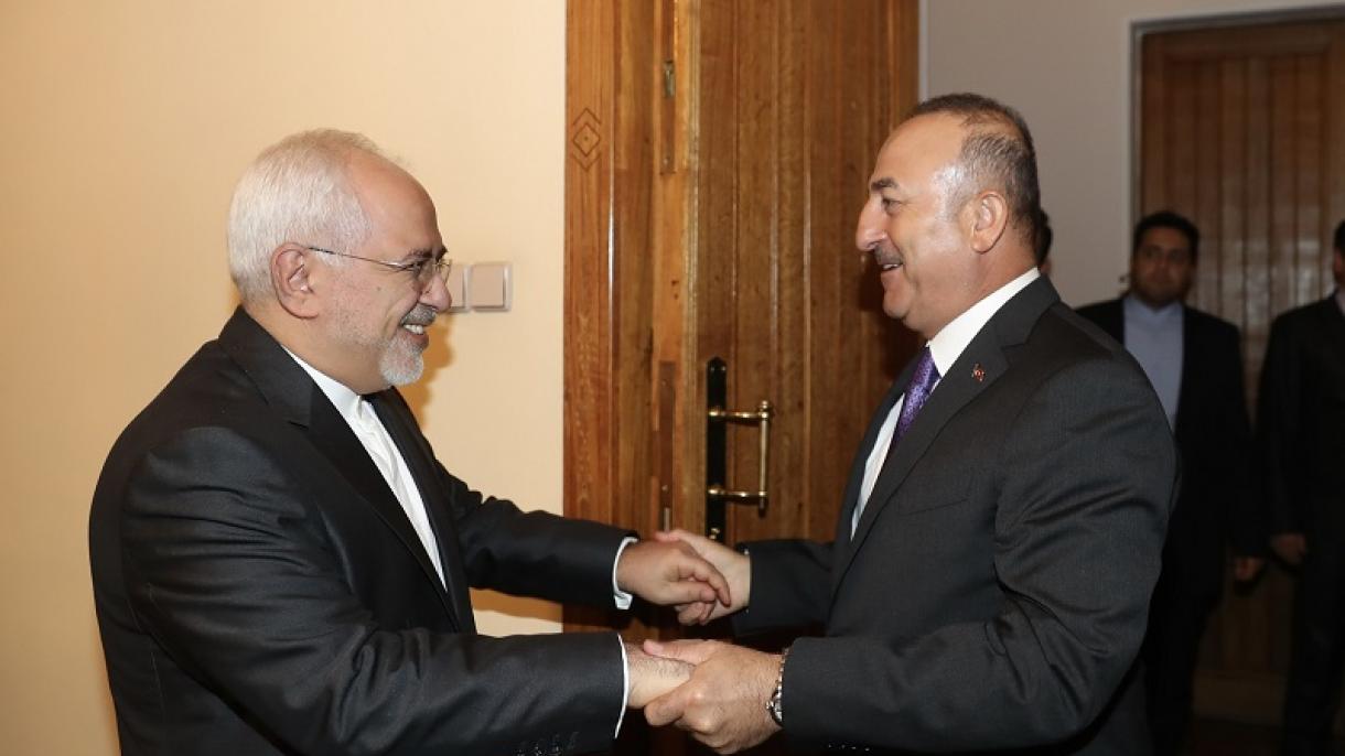 Çavuşoğlu reúne-se com Lavrov e Zarif antes da reunião tripartida de Moscou sobre a Síria