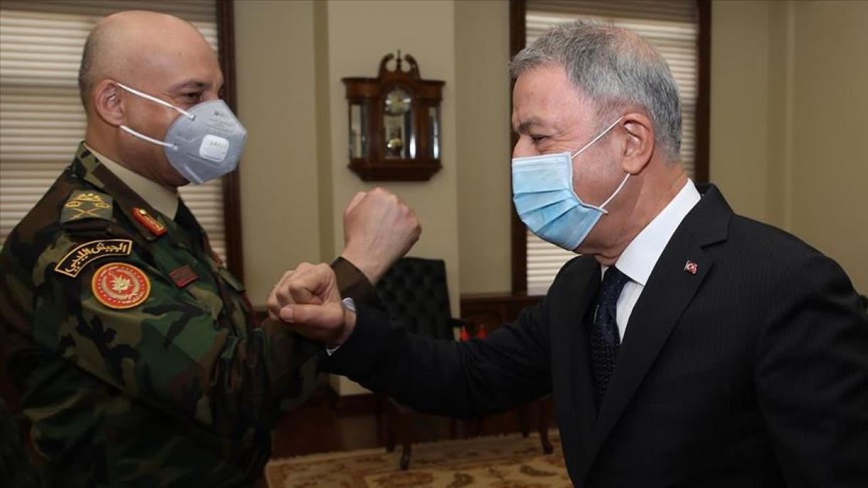 وزیر دفاع ملی ترکیه رئیس ستاد کل ارتش لیبی را به حضور پذیرفت