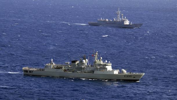 Az Égei-tengeren járőröznek a NATO hajói