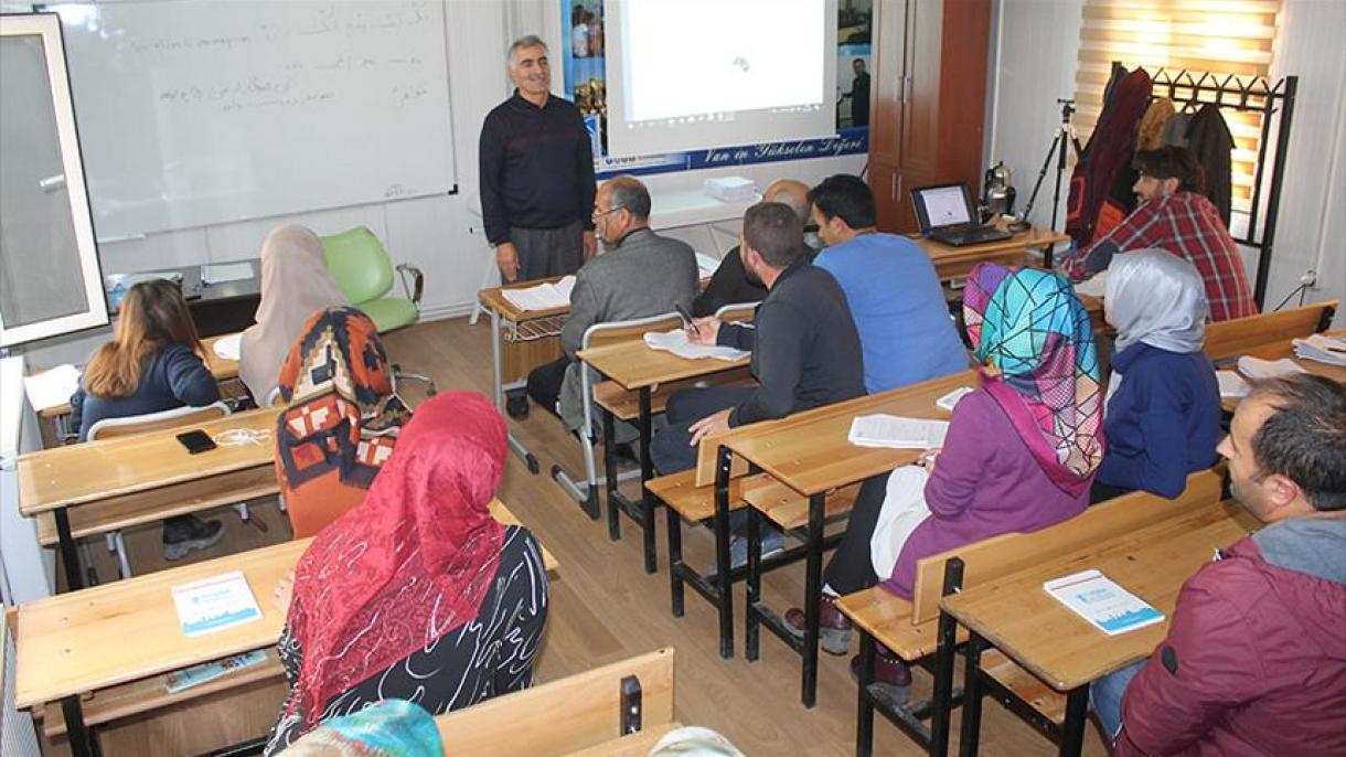 土耳其凡城伊朗游客大增 个体户开始学习波斯语