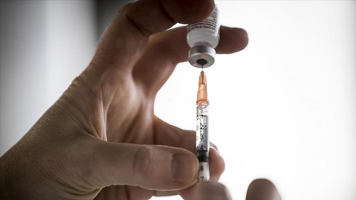 Hamisítják a Pfizer-vakcinát