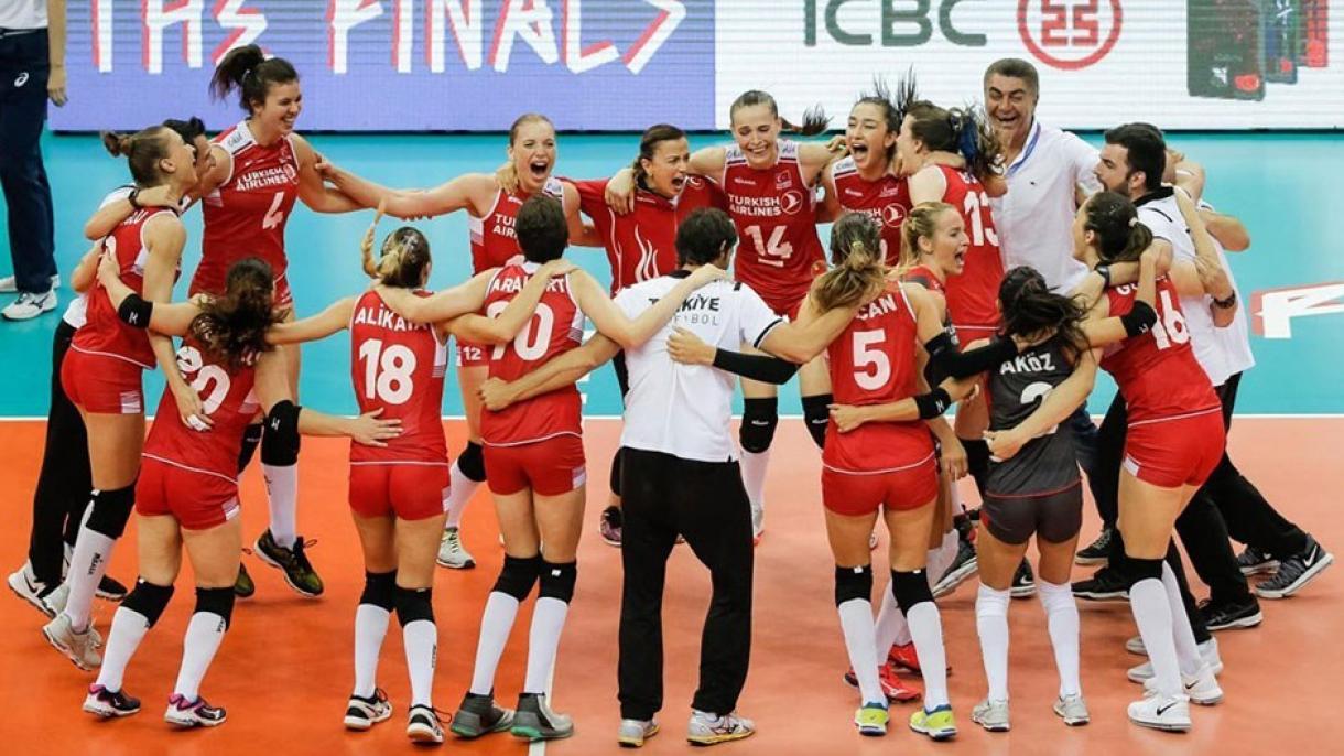 La selección femenina de voleibol venció a Bulgaria por 3-0
