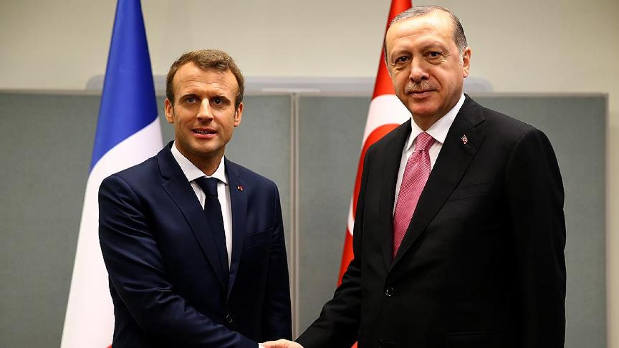 Telefonon tárgyalt Erdoğan és Macron