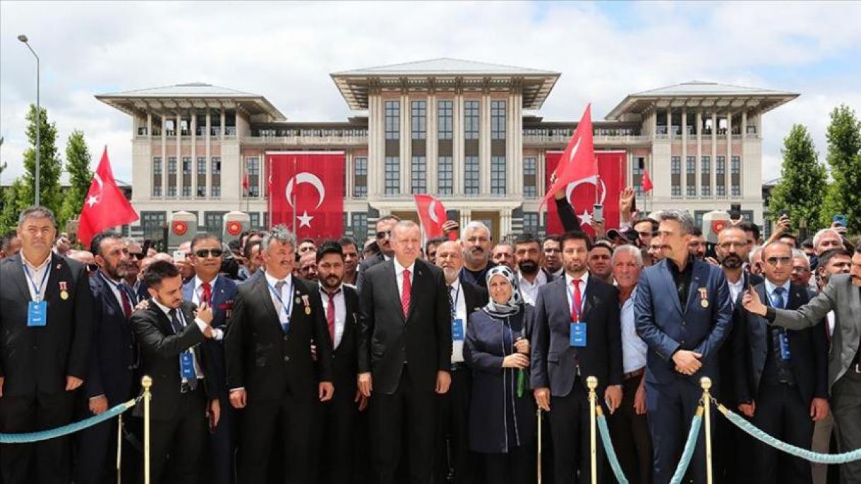 Erdogan acude a la ceremonia conmemorativa de los mártires del 15 de julio