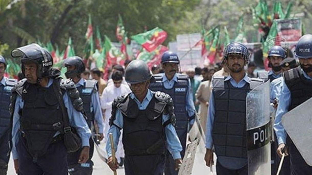 پاکستان کی اتحادی حکومت کا تحریک انصاف کے لانگ مارچ کو روکنے کا فیصلہ