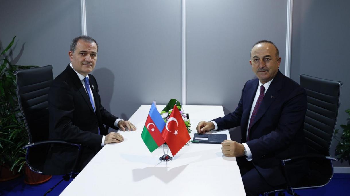 Çavuşoğlu külügyminiszter telefonon beszélt  Bayramov Azerbajdzsán külügyminiszterével