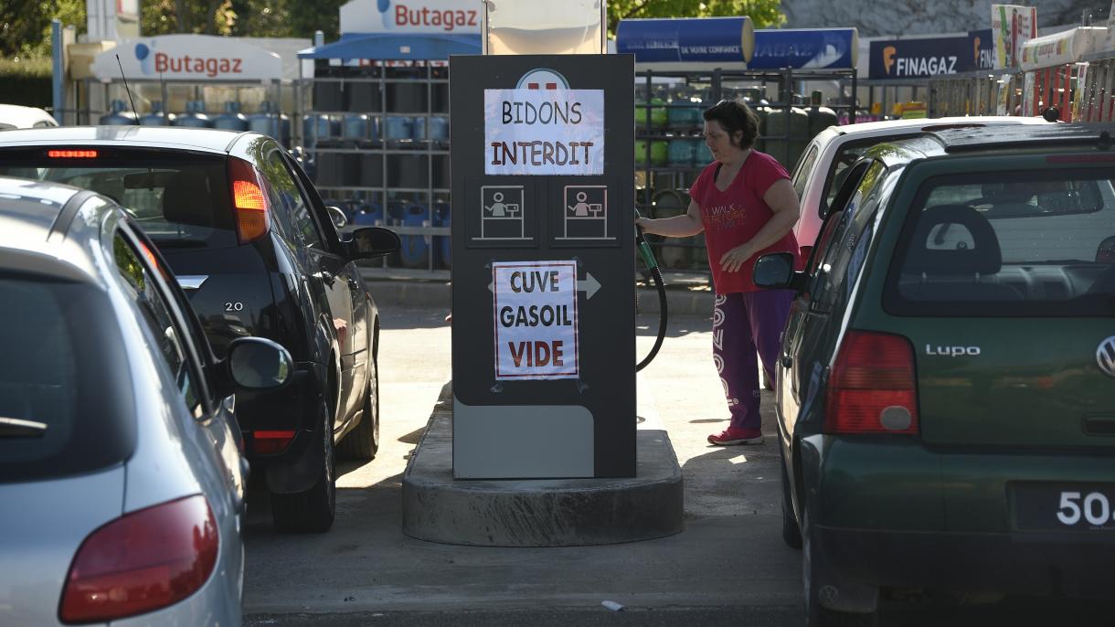 Nagy-Britanniában 2040-től megtiltják az új benzin- és dízelüzemű autók értékesítését