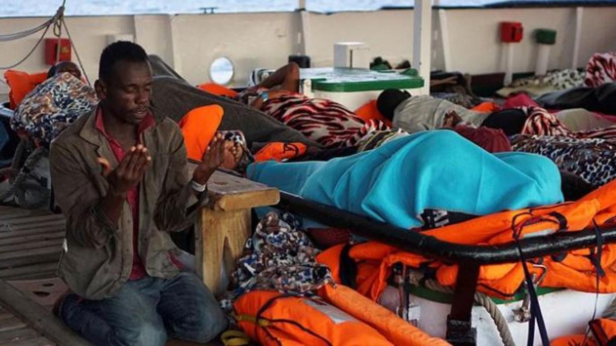 Emigrantët nga anija “Proactiva Open Arms” zbarkojnë në Lampeduzë