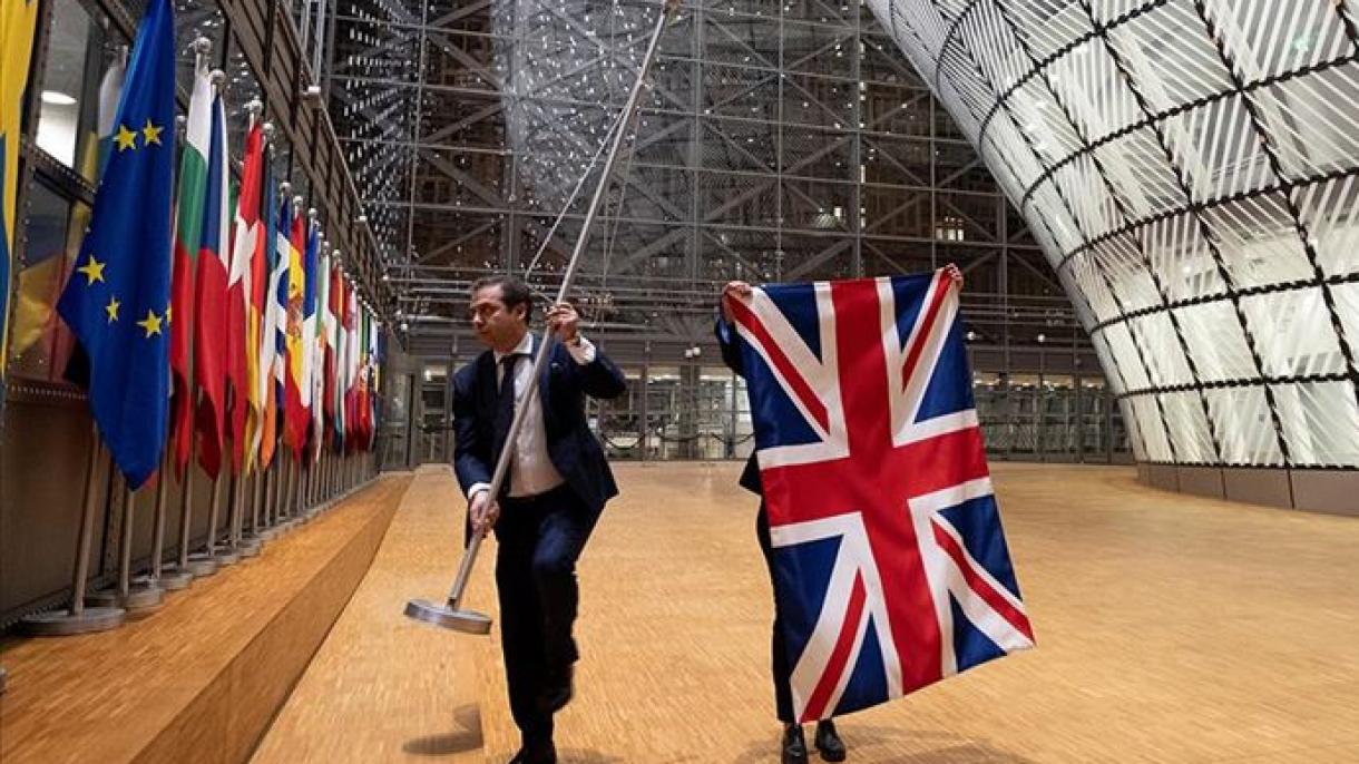 Boris Johnson se dirige ao país depois que o Reino Unido deixou a UE