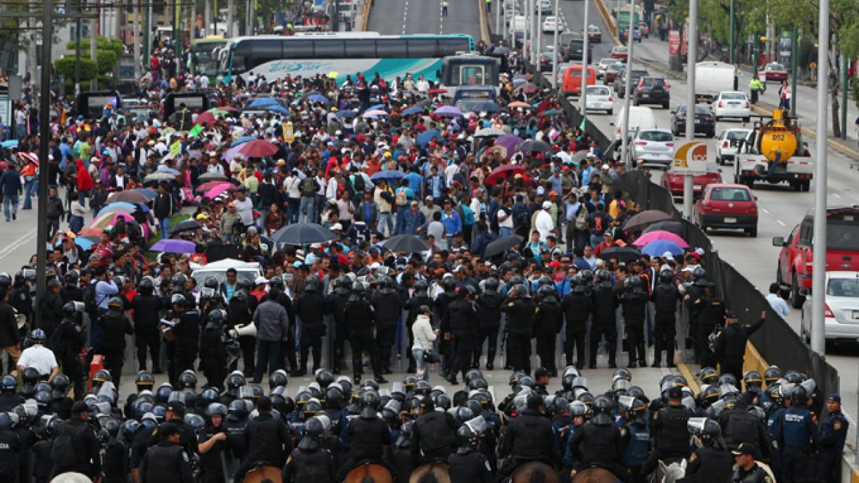Мексикада ереуілшілер полициямен қақтығысты
